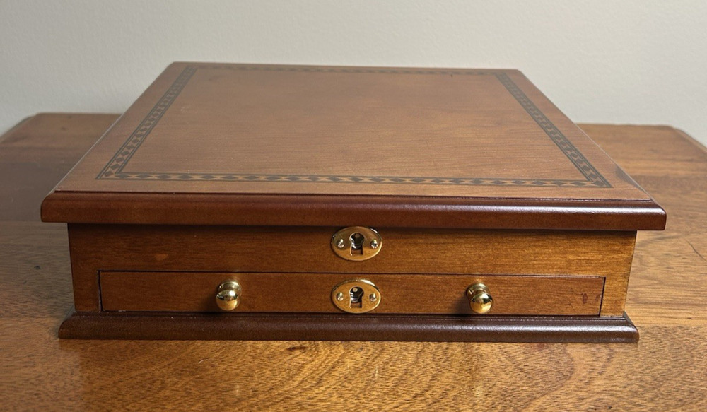 Indian head pennies, deluxe wooden display case for an uncirculated collection